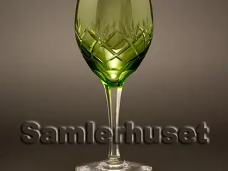 Åse Hvidvinsglas, grøn. H:143 mm.