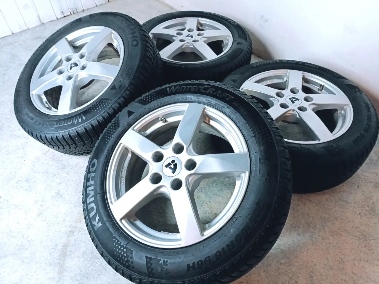 Billede 2 - 5x114,3 16" ET42,5 nav 67,1ø Alutec vintersæt