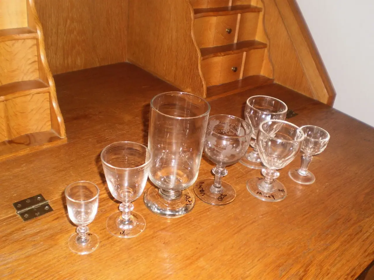Billede 3 - BUD MOTAGES GERNE ! 9 Gl. glas forskellige