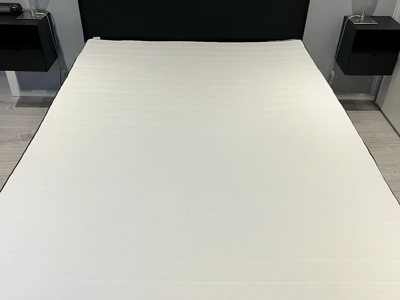 Billede 2 - Boxmadras 140x200 cm med topmadras og sengegavl