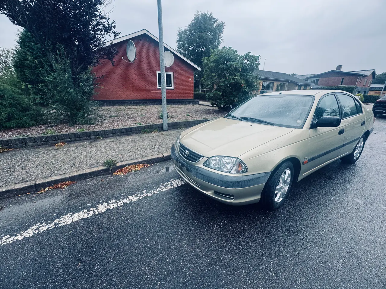 Billede 3 - Toyota avinses 1,8 VVTI sol Kørt 109.000