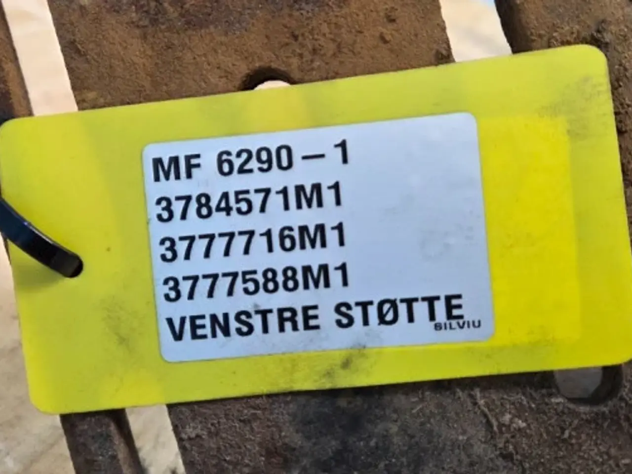 Billede 15 - Massey Ferguson 6290 Hjulskærm Beslag L. 3784571M1