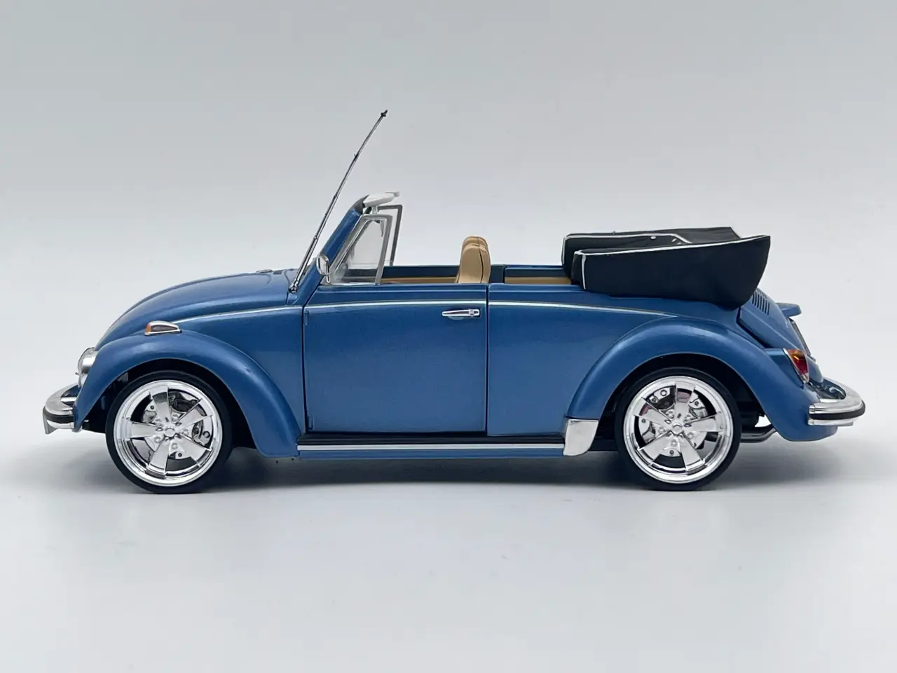 Billede 4 - 1970 VW 1302 LS Cabriolet - 1:18 Sjælden udbudt
