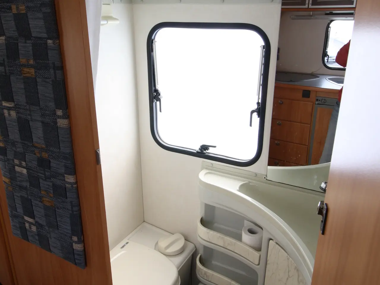 Billede 7 - Adria Adora 472 LU til salg