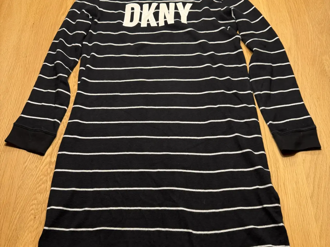 Billede 3 - 3 rigtig fine kjoler fra DKNY og Dxel  str 164 