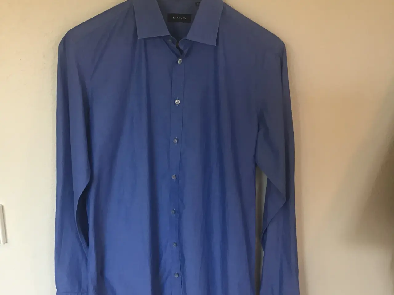 Billede 1 - Sand skjorte 75kr