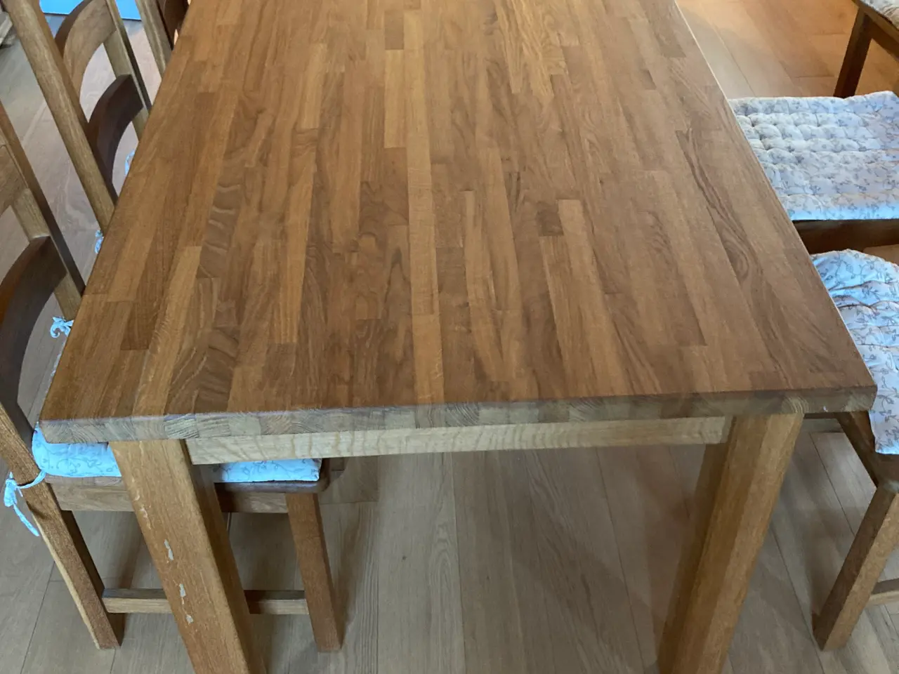 Billede 1 - Spisebord og 8 stole