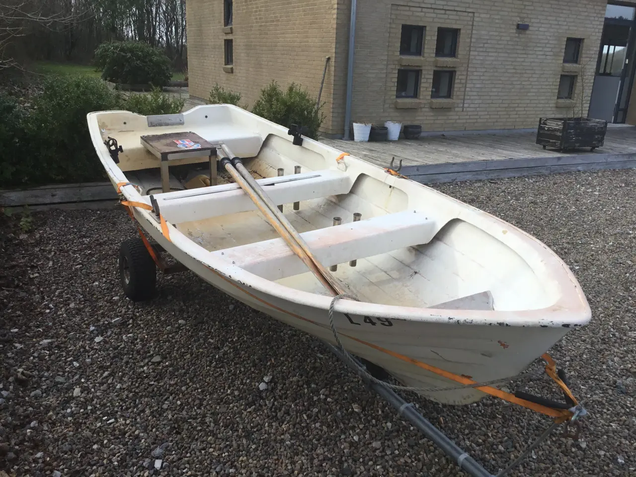 Billede 1 - Jolle 4800cm. Med el motor. Vogn medfølger. 