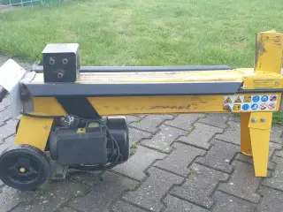 Brændekløver udlejes