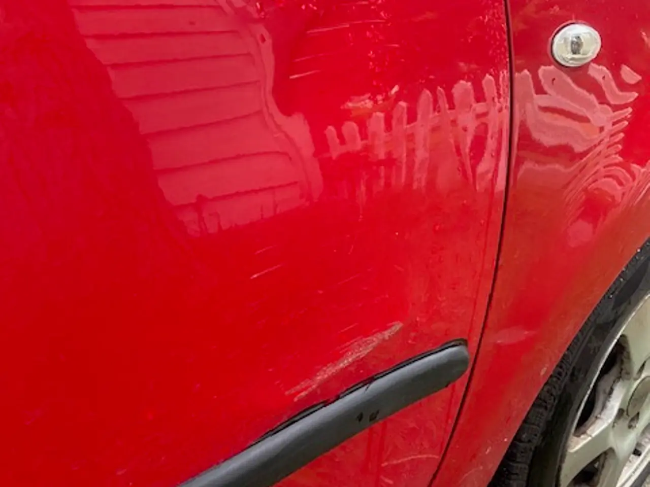 Billede 4 - Fint lille rød Peugeot 107