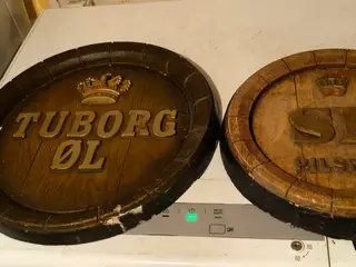 2 ølskilte tuborg og sb  i glasfiber 