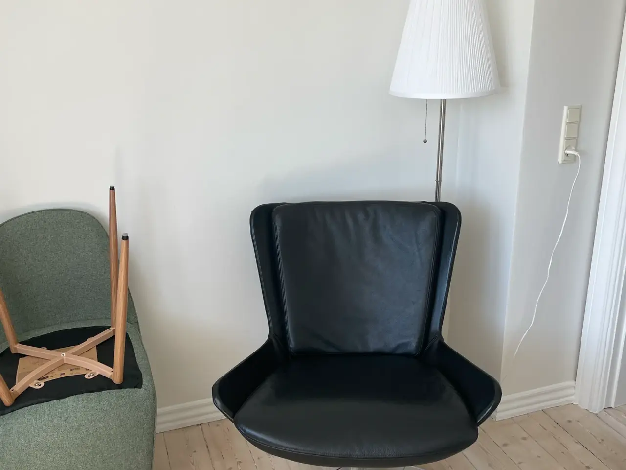 Billede 2 - Lounge Chair - Sort Læder / Drejefod