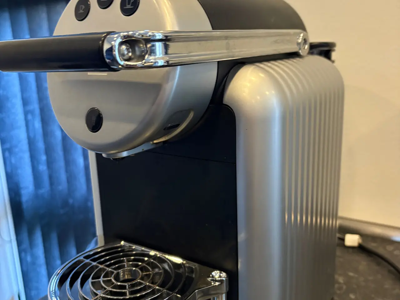 Billede 4 - Nespresso 9737 kapsel kaffemaskine