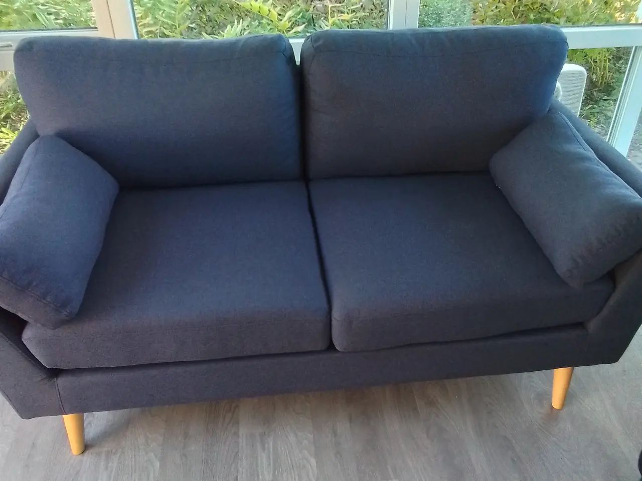 Billede 1 - 2 Pers. Sofa I blåt stof