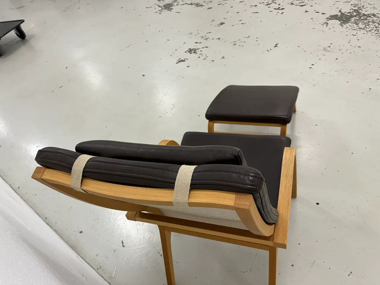 Billede 9 - 1 højrykket lænestole m/skammel i Dark Brown.