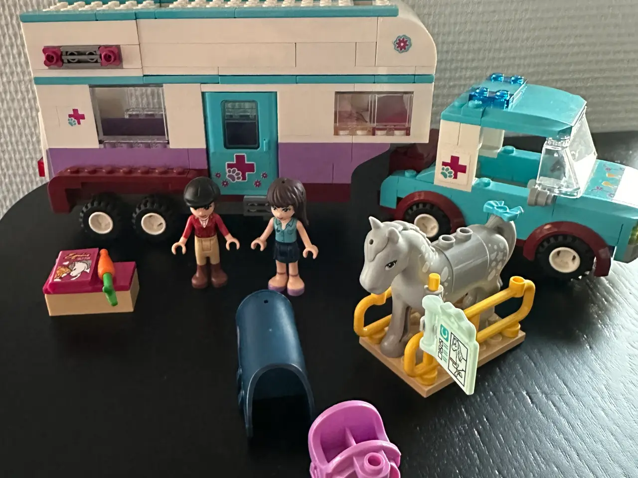 Billede 1 - Lego Friends dyrlægens hestetrailer
