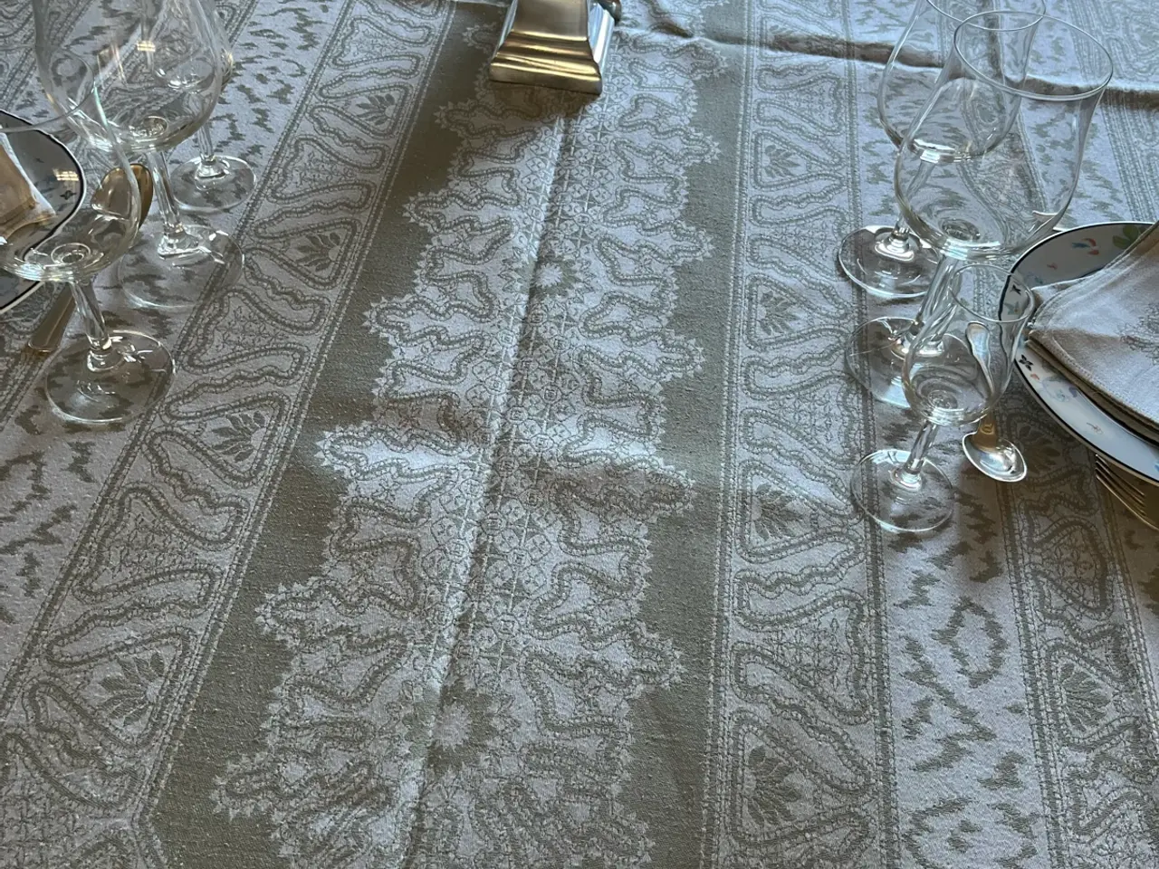 Billede 1 - Damask dug med mundservietter