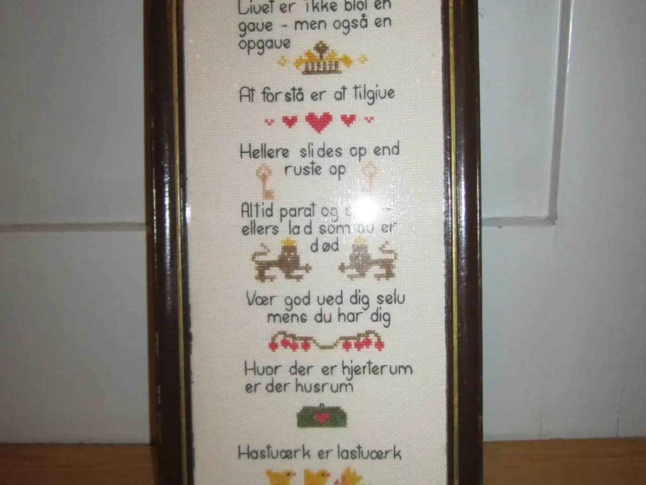 Billede 3 - SKØNT BRODERI I RAMME. BYD.