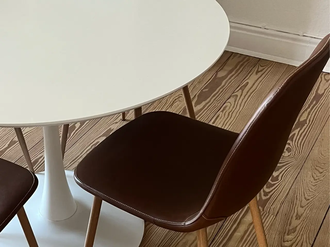 Billede 3 - Lækkert bord-stolesæt