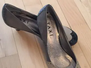 Taxi pumps