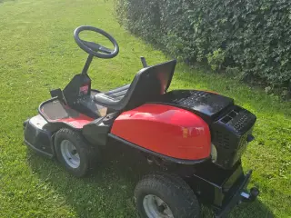 Jonsered R13 Havetraktor /frontklipper