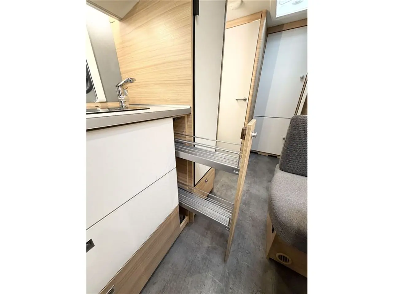 Billede 14 - 2022 - Dethleffs Camper 540 QMK D-Line   Dobbeltseng-Køjer-Gulvtemp.-Mover-Aircon-Telt