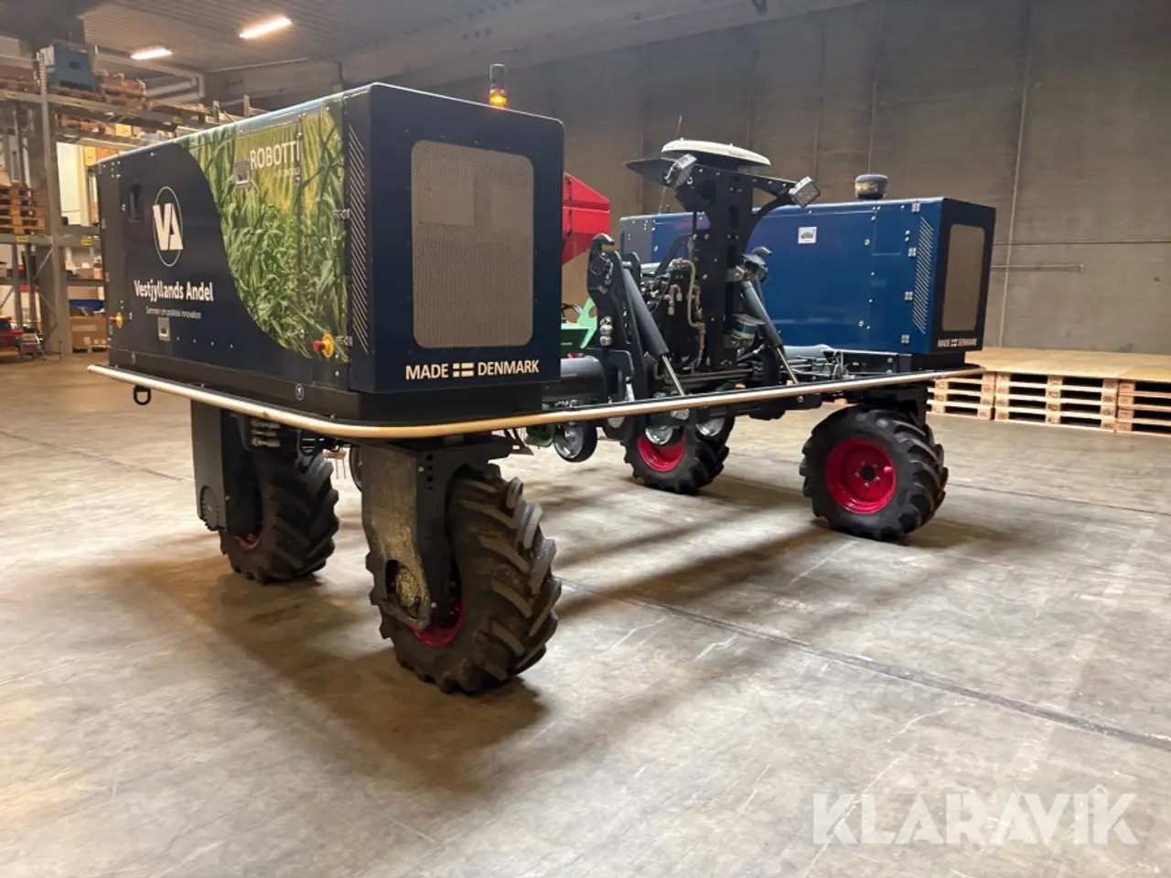 Billede 3 - Traktor Agrointelli Robotti LR med redskaber