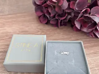Stine A “ILOVE” ørering, ny