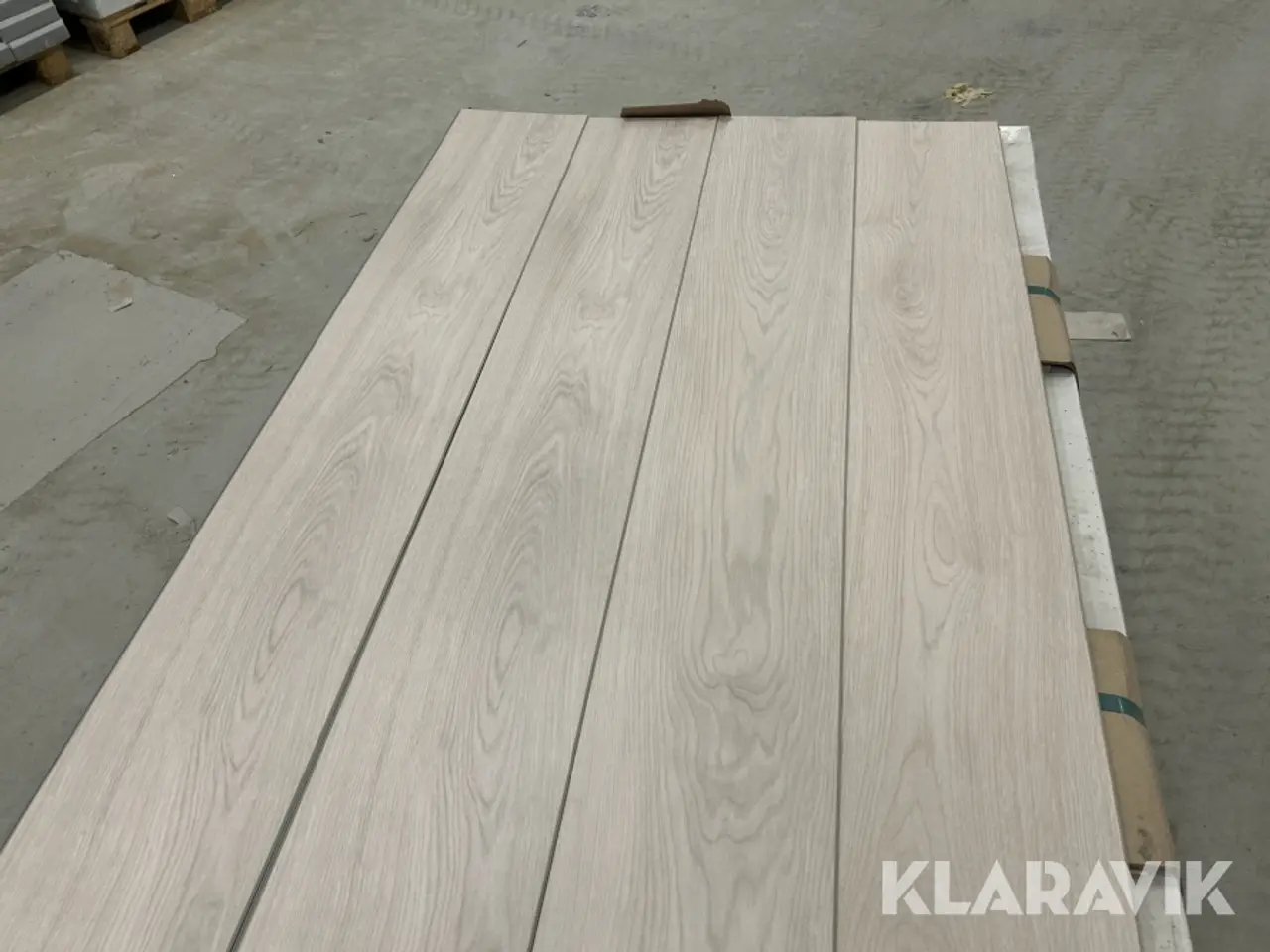 Billede 3 - Gulv Design Boden VE44 Eiche Kalmar cremehvid SPC-gulv cirka 115 m²
