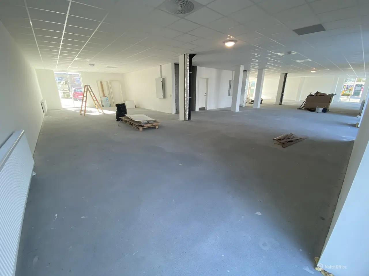 Billede 14 - Butiks- og kontorlokaler med stor facade i Viborg