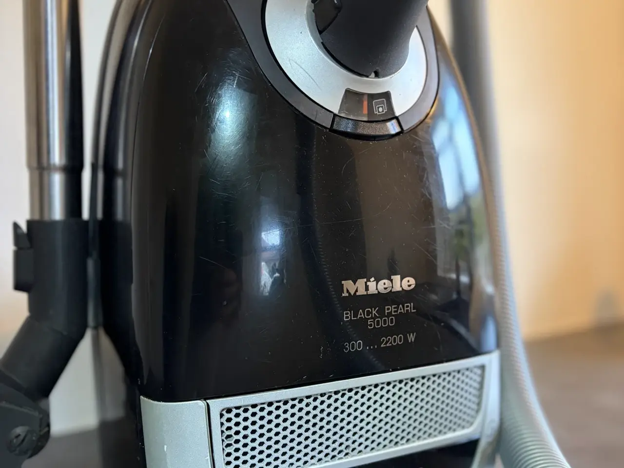 Billede 2 - Miele Black Pearl 5000 – kraftig støvsuger m. pose