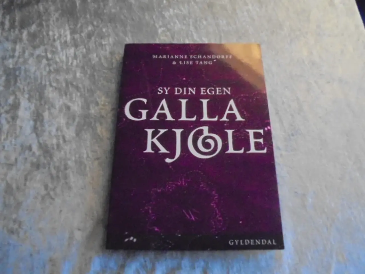Billede 1 - Sy din egen gallakjole – flotte kjoler, fin stand