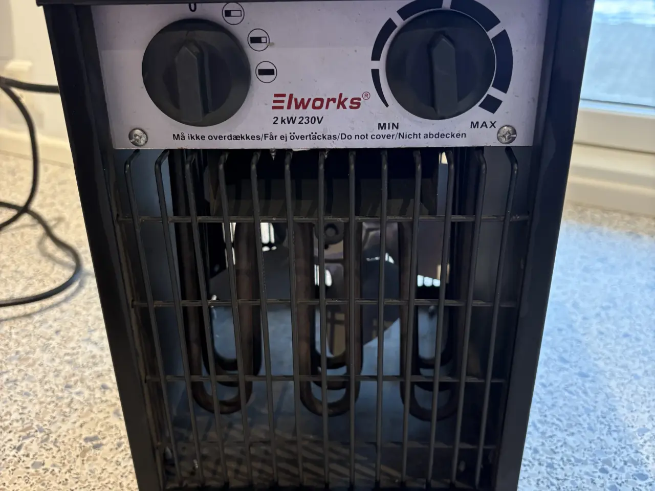Billede 1 - Elworks varmeblæser 2000W sort