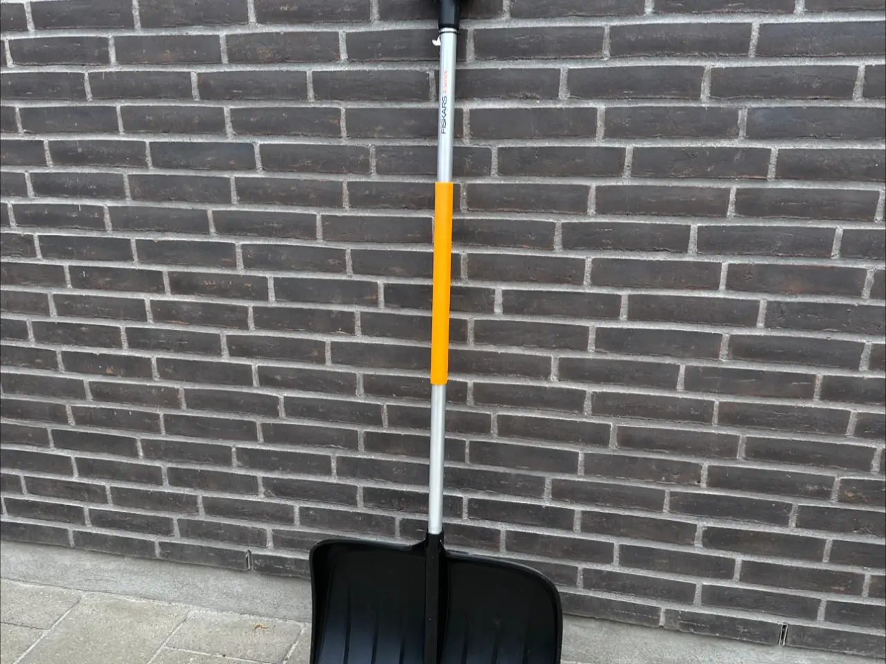Billede 1 - Fiskars sneskovl