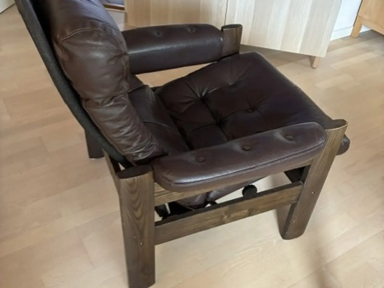 Billede 6 - Sofasæt med Trepersoners sofa brunt læder