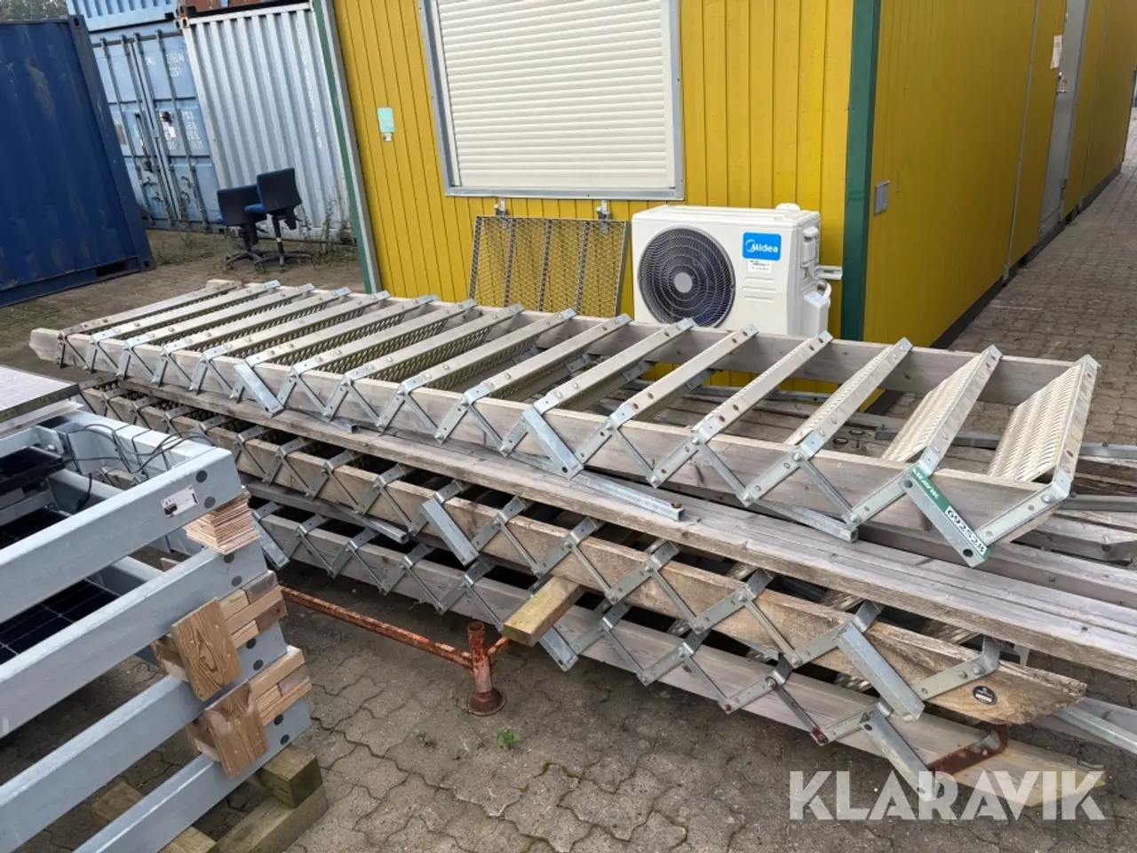 Billede 2 - Trappe 4,5 meter med gelænder 3 styks
