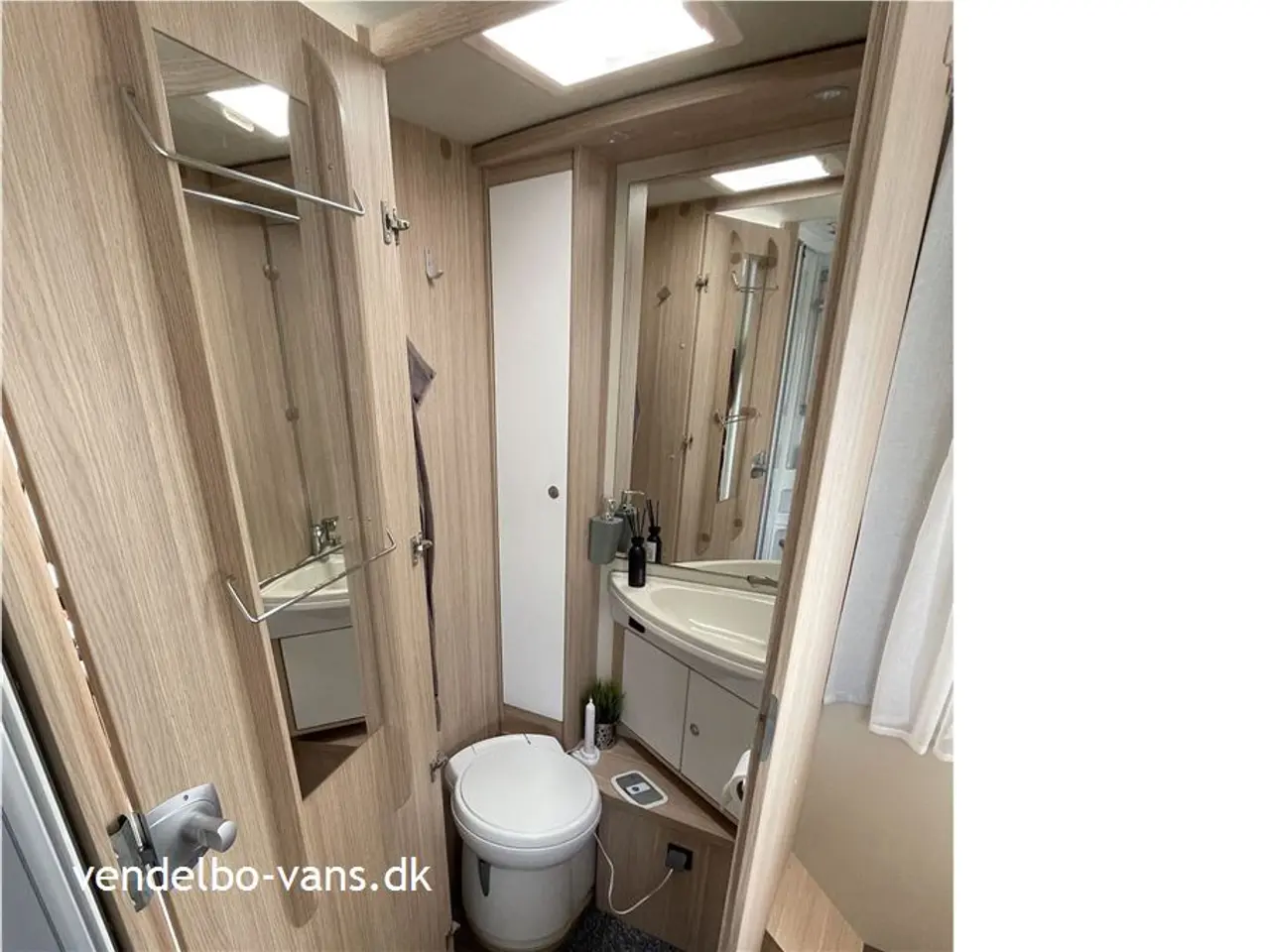 Billede 7 - 2018 - SunLight T 69 L En privat ejer