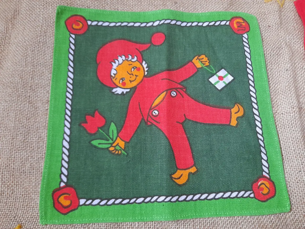 Billede 5 - Små retro juleduge/ brødservietter.
