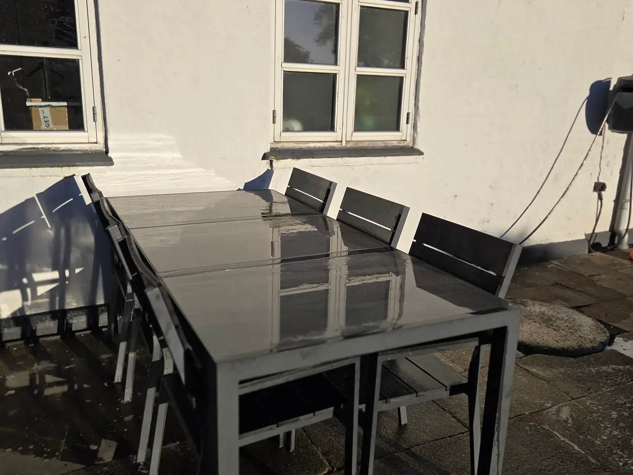 Billede 5 - havebord med stole og  stolehynder.