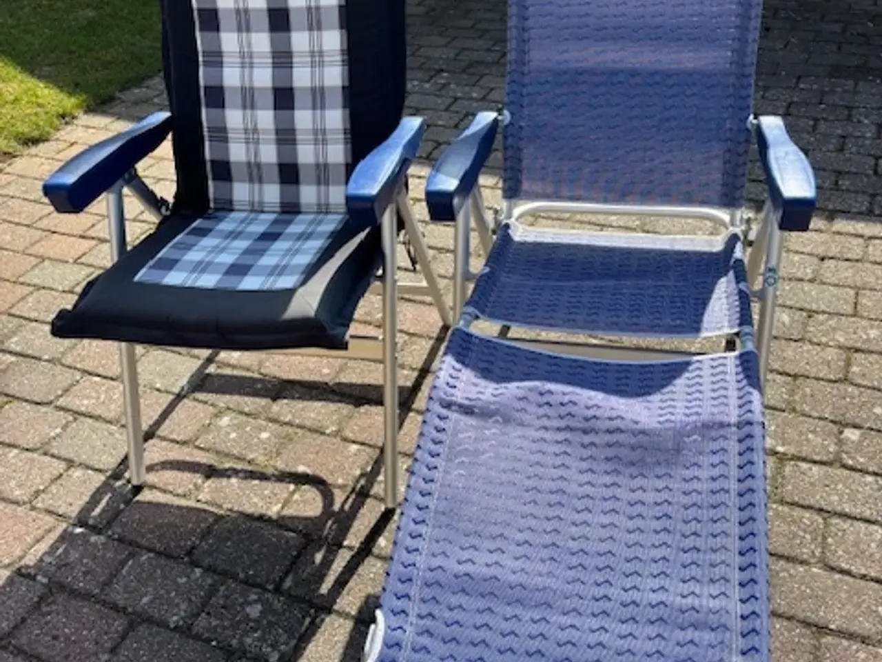 Billede 1 - To alustole med hynder