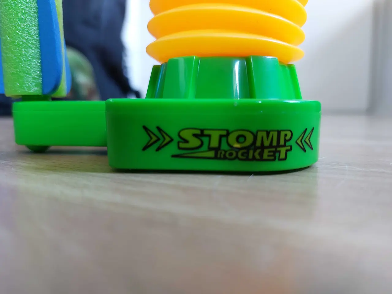 Billede 2 - Stomp rocket til ude eller inde leg