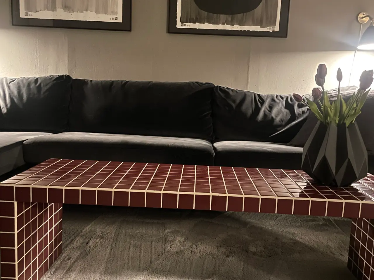 Billede 5 - Velholdt og rummelig sofa