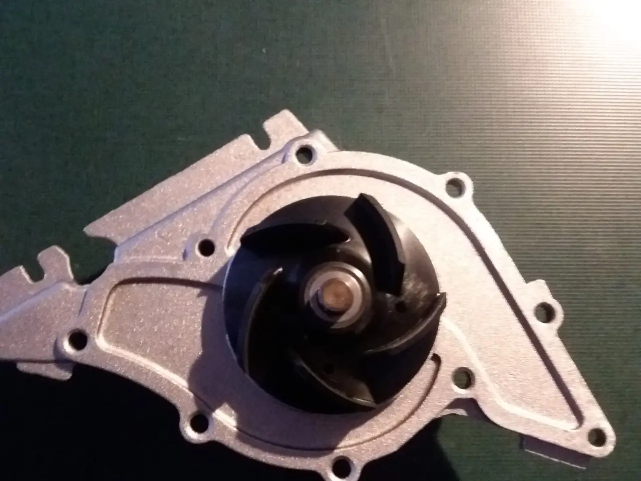 Billede 2 - Audi v6 vandpumpe