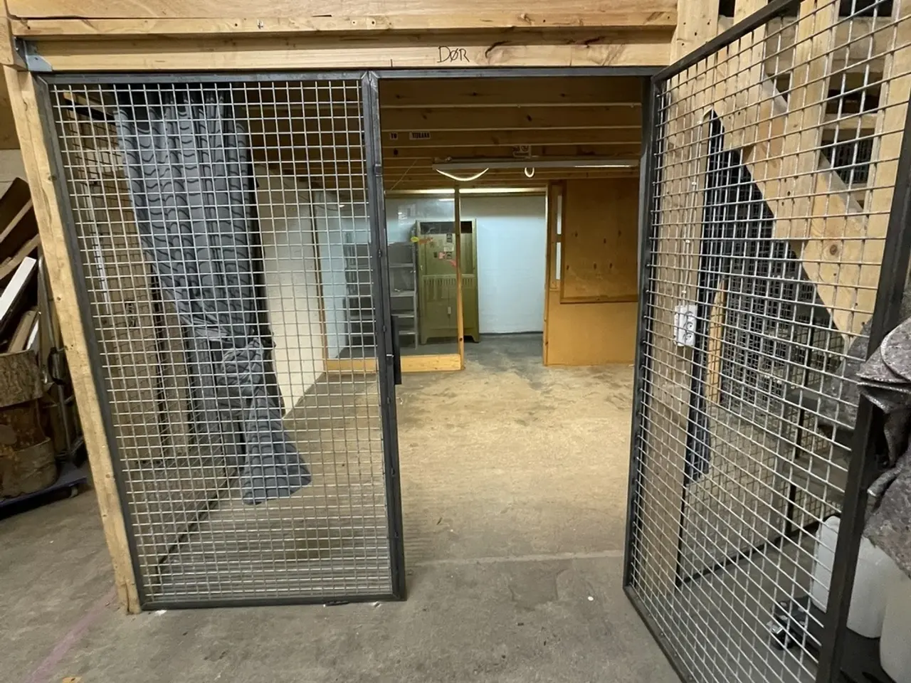 Billede 7 - Højloftet lagerlokale med vareelevator til gadeplan