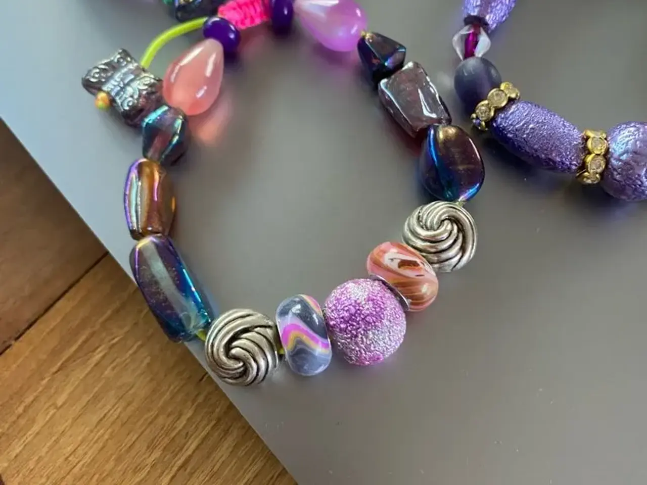 Billede 4 - Nye knyttede armbånd