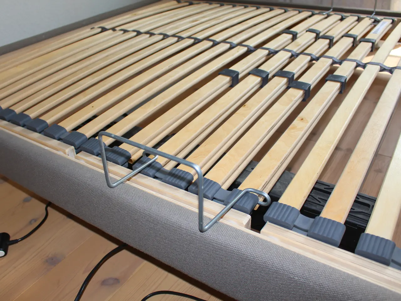 Billede 8 - Elevationsseng 140*200*45cm sælges uden topmadras.