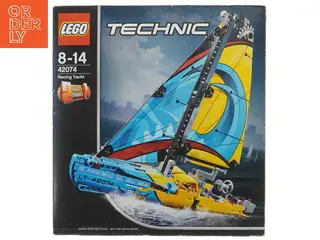 LEGO Technic Racer Yacht fra LEGO (str. 26x28 cm)