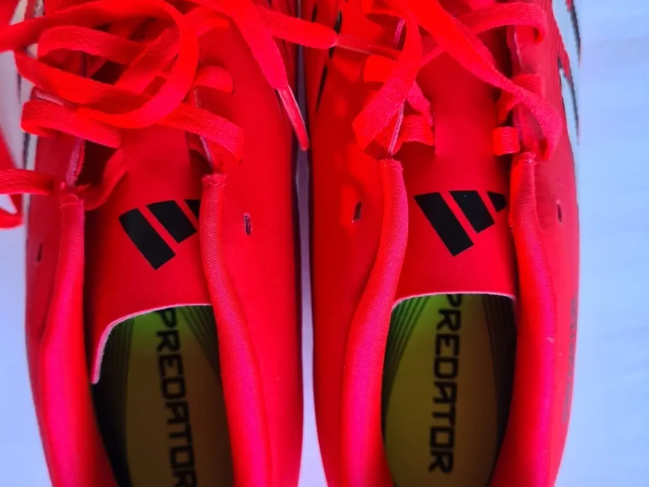 Billede 2 - Adidas Predator fodboldstøvler rød hvid, str. 8