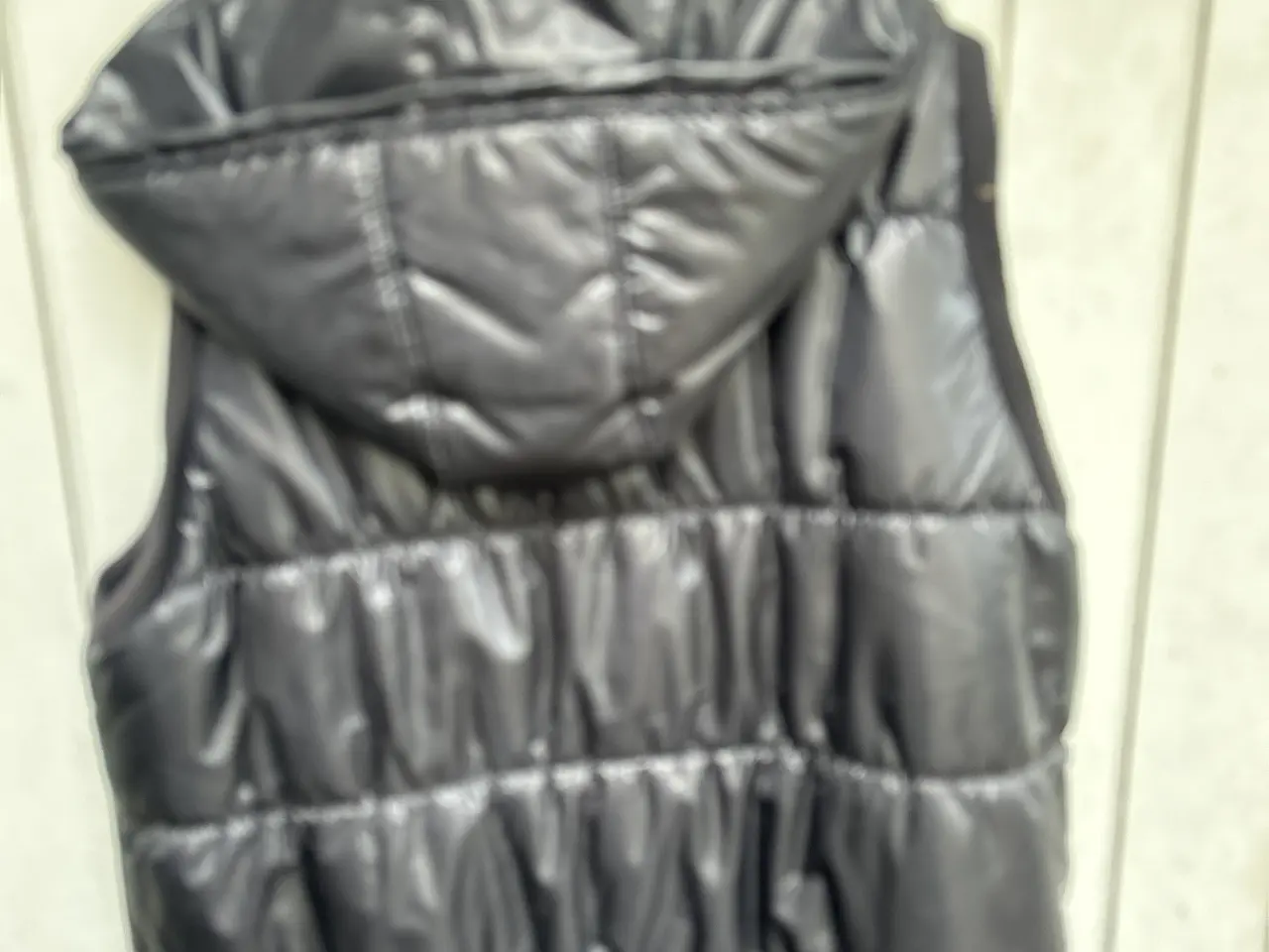 Billede 2 - Sort dyne vest
