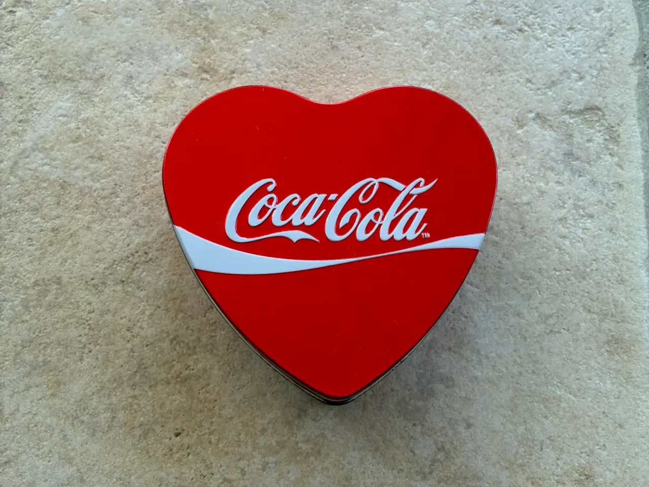 Billede 1 - Coca-Cola metal dåse i hjerteformet.